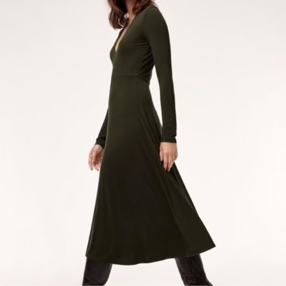 Aritzia Wilfred V-Neck Midi Dress